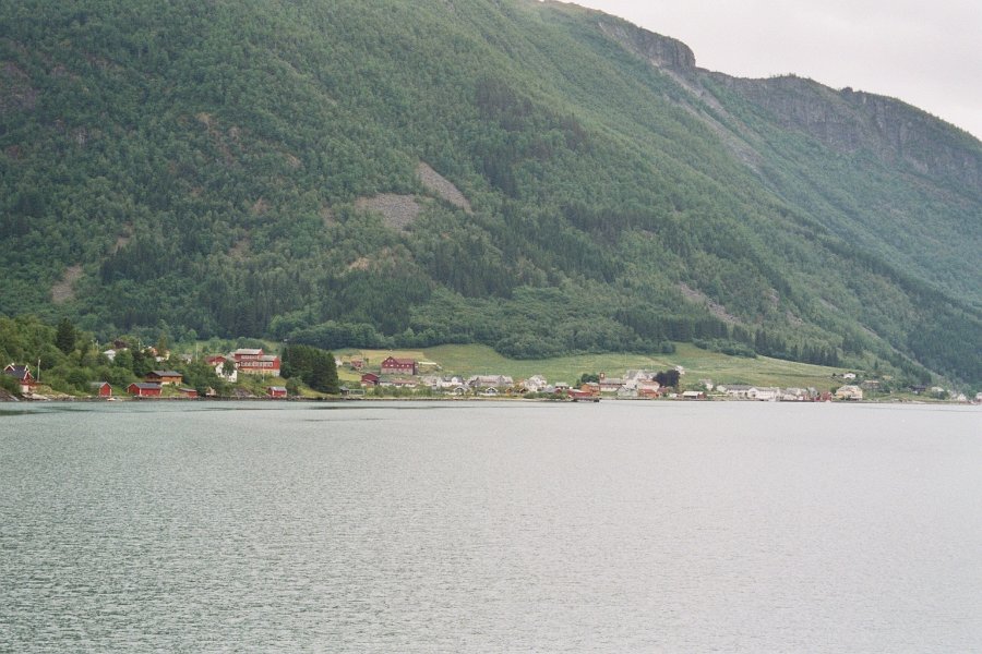 2003060620 fjaerlandfjord fjaerland
